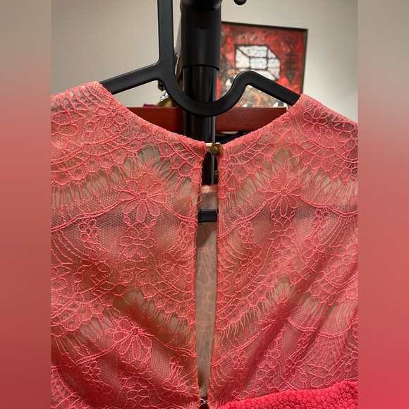 Three Floor Gorgeous Lace Dress Size XS - Picture 6 of 9